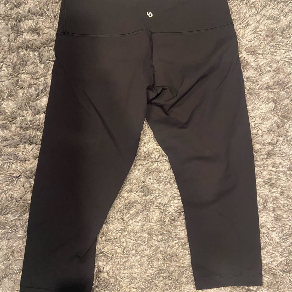 LULULEMON Crop Capri Black Leggings Size 8